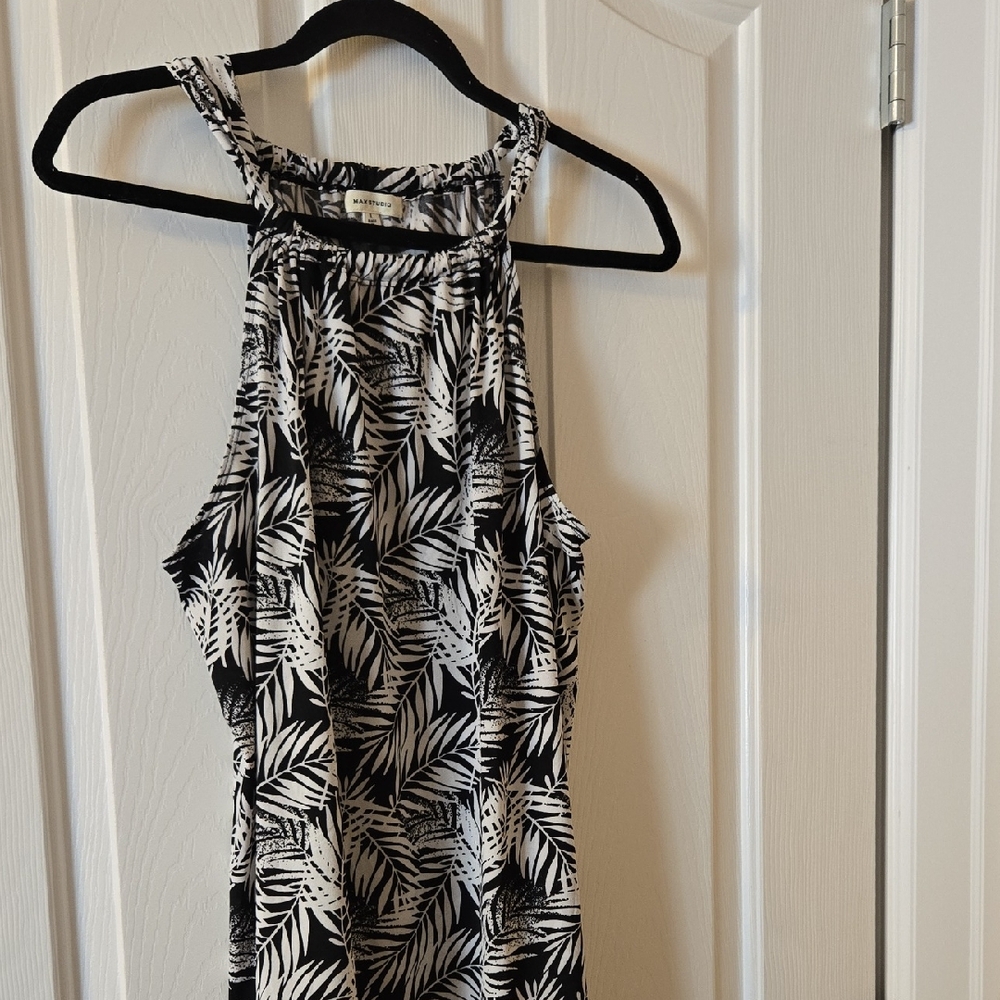Max Studio Monochrome Leaf Pattern Top